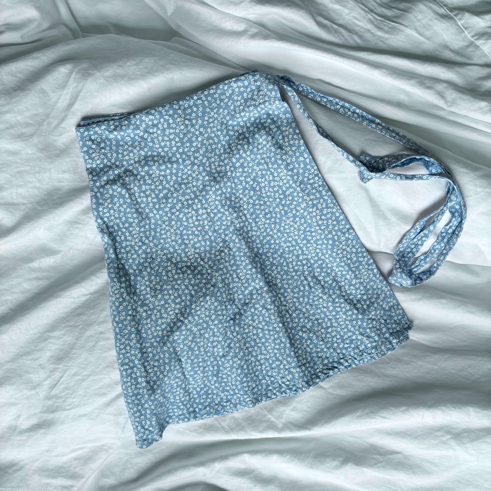 Brandy Melville GENEVIEVE Skirt (wrapped skirt, one size fits all)